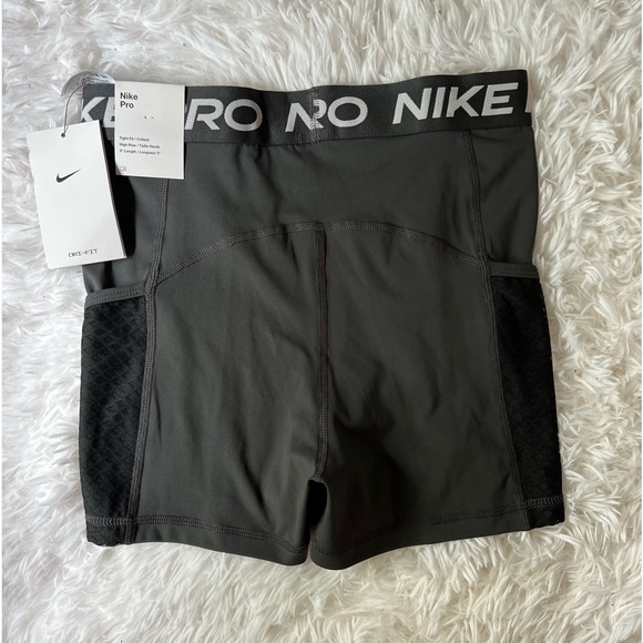✰ nike pro shorts ✰ - Picture 2 of 3